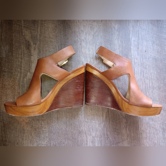 MICHAEL KORS WEDGES - Picture 6 of 13